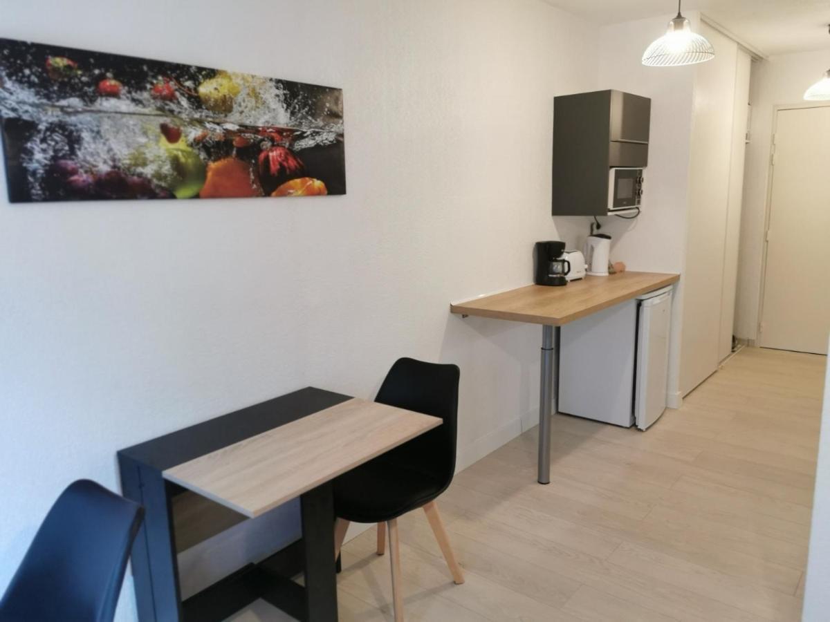 Studio Calme Avec Parking Saint-Pierre-du-Mont  Exterior foto
